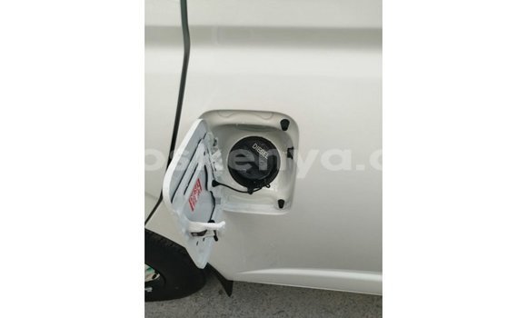 Imported Toyota DA White Netiree iti Import - Dubai keessatti Central Kenya keessatti Imported Toyota DA White Netiree iti Import - Dubai keessatti Central Kenya keessatti