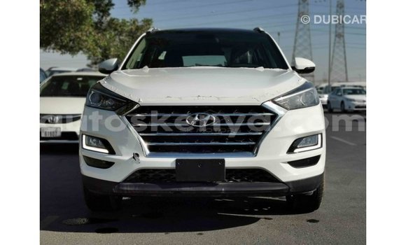 Imported Hyundai Tucson White Makiinaa iti Import - Dubai keessatti Central Kenya keessatti Imported Hyundai Tucson White Makiinaa iti Import - Dubai keessatti Central Kenya keessatti