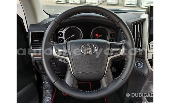 Nunua Imported Toyota Land Cruiser Nyeusi Gari ndani ya Import - Dubai nchini Kati Kenya Nunua Imported Toyota Land Cruiser Nyeusi Gari ndani ya Import - Dubai nchini Kati Kenya