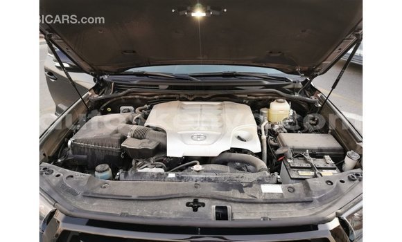 Nunua Imported Toyota Land Cruiser Nyeusi Gari ndani ya Import - Dubai nchini Kati Kenya Nunua Imported Toyota Land Cruiser Nyeusi Gari ndani ya Import - Dubai nchini Kati Kenya