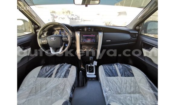 Imported Toyota Fortuner Black Makiinaa iti Import - Dubai keessatti Central Kenya keessatti Imported Toyota Fortuner Black Makiinaa iti Import - Dubai keessatti Central Kenya keessatti