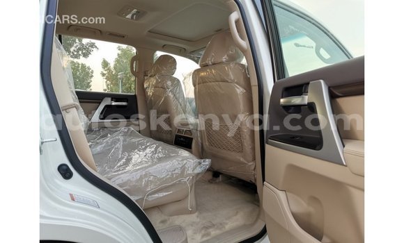 Buy Import Toyota Land Cruiser White Car in Import - Dubai in Central Kenya Buy Import Toyota Land Cruiser White Car in Import - Dubai in Central Kenya