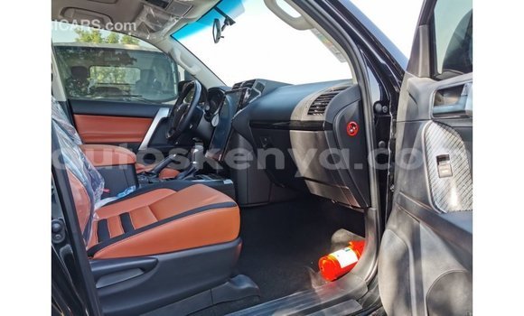 Nunua Imported Toyota Prado Nyeusi Gari ndani ya Import - Dubai nchini Kati Kenya Nunua Imported Toyota Prado Nyeusi Gari ndani ya Import - Dubai nchini Kati Kenya