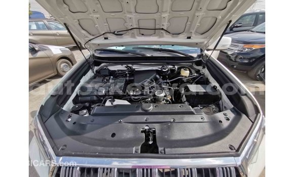 Nunua Imported Toyota Prado Nyeupe Gari ndani ya Import - Dubai nchini Kati Kenya Nunua Imported Toyota Prado Nyeupe Gari ndani ya Import - Dubai nchini Kati Kenya