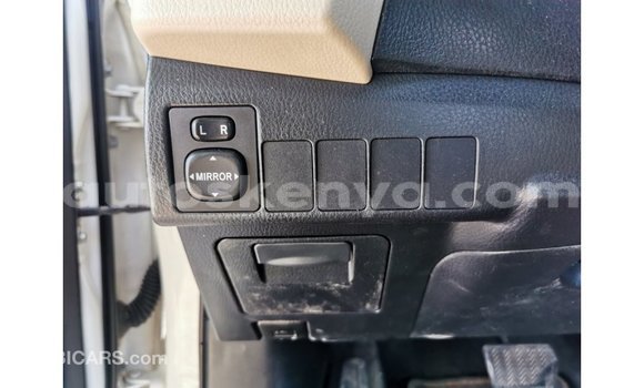 Nunua Imported Toyota Corolla Nyeupe Gari ndani ya Import - Dubai nchini Kati Kenya Nunua Imported Toyota Corolla Nyeupe Gari ndani ya Import - Dubai nchini Kati Kenya