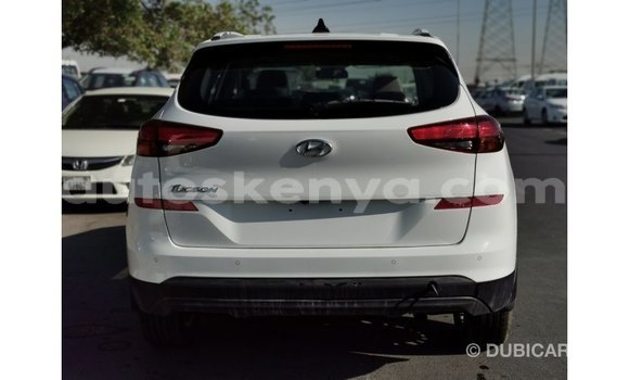 Imported Hyundai Tucson White Makiinaa iti Import - Dubai keessatti Central Kenya keessatti Imported Hyundai Tucson White Makiinaa iti Import - Dubai keessatti Central Kenya keessatti