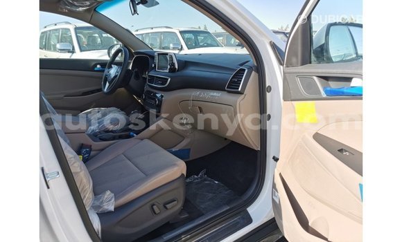 Imported Hyundai Tucson White Makiinaa iti Import - Dubai keessatti Central Kenya keessatti Imported Hyundai Tucson White Makiinaa iti Import - Dubai keessatti Central Kenya keessatti
