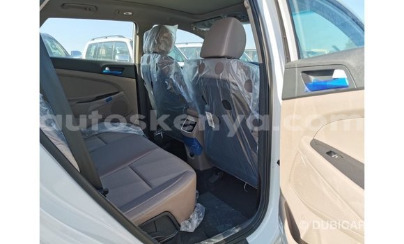 Imported Hyundai Tucson White Makiinaa iti Import - Dubai keessatti Central Kenya keessatti Imported Hyundai Tucson White Makiinaa iti Import - Dubai keessatti Central Kenya keessatti