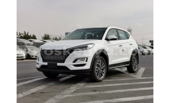 Nunua Imported Hyundai Tucson Nyeupe Gari ndani ya Import - Dubai nchini Kati Kenya Nunua Imported Hyundai Tucson Nyeupe Gari ndani ya Import - Dubai nchini Kati Kenya