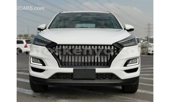 Nunua Imported Hyundai Tucson Nyeupe Gari ndani ya Import - Dubai nchini Kati Kenya Nunua Imported Hyundai Tucson Nyeupe Gari ndani ya Import - Dubai nchini Kati Kenya