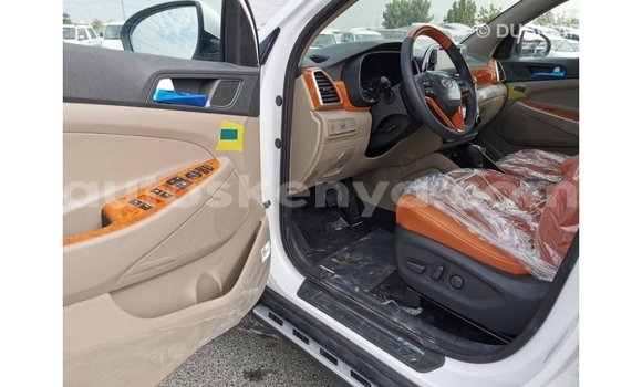 Nunua Imported Hyundai Tucson Nyeupe Gari ndani ya Import - Dubai nchini Kati Kenya Nunua Imported Hyundai Tucson Nyeupe Gari ndani ya Import - Dubai nchini Kati Kenya