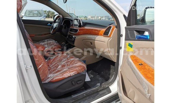 Nunua Imported Hyundai Tucson Nyeupe Gari ndani ya Import - Dubai nchini Kati Kenya Nunua Imported Hyundai Tucson Nyeupe Gari ndani ya Import - Dubai nchini Kati Kenya