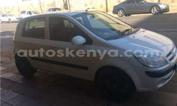 Oofamaa Hyundai Getz White Makiinaa iti Bungoma keessatti West Kenya keessatti