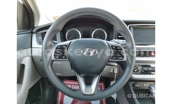 Imported Hyundai Sonata White Makiinaa iti Import - Dubai keessatti Central Kenya keessatti Imported Hyundai Sonata White Makiinaa iti Import - Dubai keessatti Central Kenya keessatti
