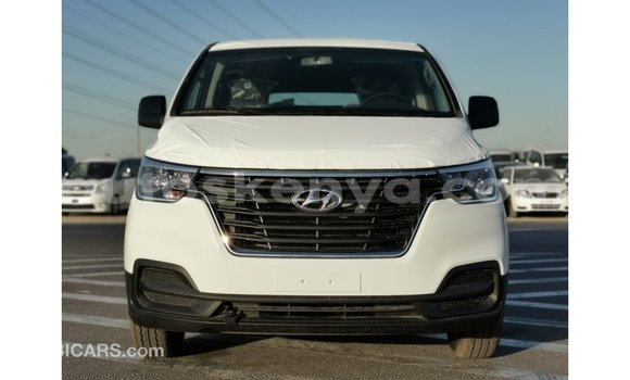 Imported Hyundai Cargo White Makiinaa iti Import - Dubai keessatti Central Kenya keessatti Imported Hyundai Cargo White Makiinaa iti Import - Dubai keessatti Central Kenya keessatti