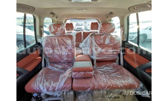 Buy Import Toyota Land Cruiser Black Car in Import - Dubai in Central Kenya Buy Import Toyota Land Cruiser Black Car in Import - Dubai in Central Kenya