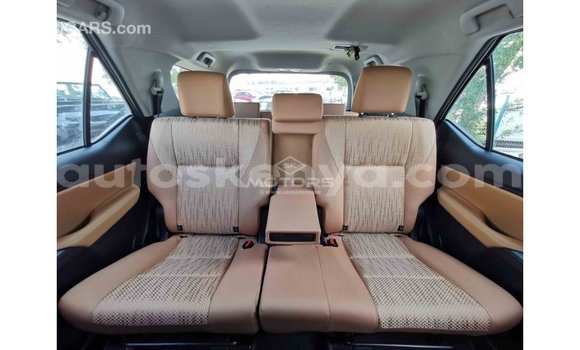 Imported Toyota Fortuner White Makiinaa iti Import - Dubai keessatti Central Kenya keessatti Imported Toyota Fortuner White Makiinaa iti Import - Dubai keessatti Central Kenya keessatti