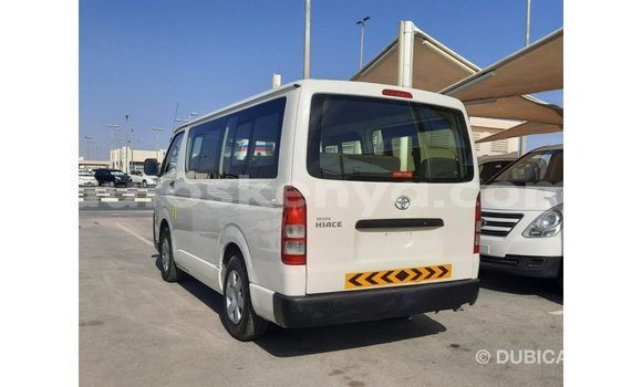 Buy Import Toyota Hiace White Car in Import - Dubai in Central Kenya Buy Import Toyota Hiace White Car in Import - Dubai in Central Kenya