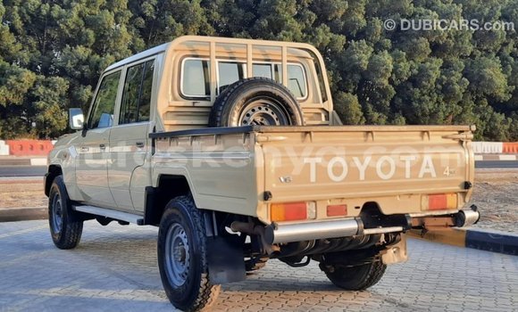 Buy Import Toyota Land Cruiser Brown Car in Import - Dubai in Central Kenya Buy Import Toyota Land Cruiser Brown Car in Import - Dubai in Central Kenya