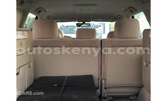 Imported Toyota Land Cruiser White Makiinaa iti Import - Dubai keessatti Central Kenya keessatti Imported Toyota Land Cruiser White Makiinaa iti Import - Dubai keessatti Central Kenya keessatti