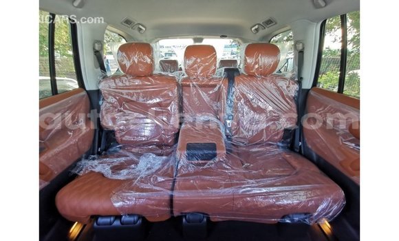 Imported Nissan Patrol White Makiinaa iti Import - Dubai keessatti Central Kenya keessatti Imported Nissan Patrol White Makiinaa iti Import - Dubai keessatti Central Kenya keessatti