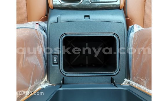 Imported Nissan Patrol White Makiinaa iti Import - Dubai keessatti Central Kenya keessatti Imported Nissan Patrol White Makiinaa iti Import - Dubai keessatti Central Kenya keessatti