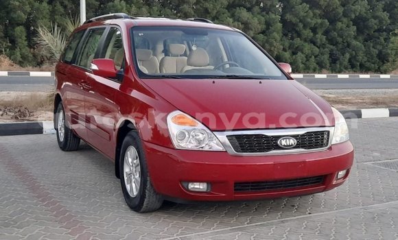 Imported Kia Carnival Red Makiinaa iti Import - Dubai keessatti Central Kenya keessatti