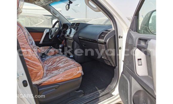 Nunua Imported Toyota Prado Nyeupe Gari ndani ya Import - Dubai nchini Kati Kenya Nunua Imported Toyota Prado Nyeupe Gari ndani ya Import - Dubai nchini Kati Kenya