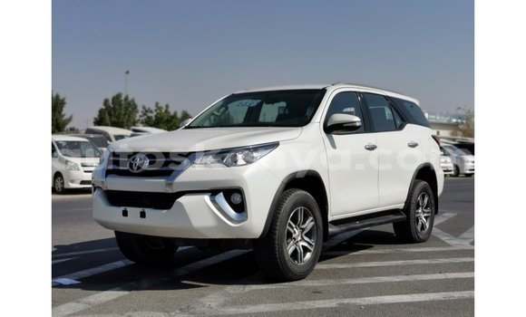 Buy Import Toyota Fortuner White Car in Import - Dubai in Central Kenya Buy Import Toyota Fortuner White Car in Import - Dubai in Central Kenya