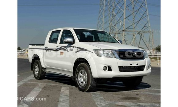 Nunua Imported Toyota Hilux Nyeupe Gari ndani ya Import - Dubai nchini Kati Kenya Nunua Imported Toyota Hilux Nyeupe Gari ndani ya Import - Dubai nchini Kati Kenya