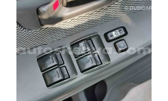 Nunua Imported Toyota Hilux Nyeupe Gari ndani ya Import - Dubai nchini Kati Kenya Nunua Imported Toyota Hilux Nyeupe Gari ndani ya Import - Dubai nchini Kati Kenya