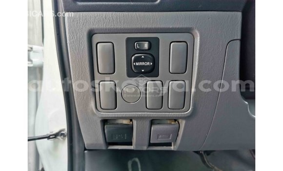 Nunua Imported Toyota Hilux Nyeupe Gari ndani ya Import - Dubai nchini Kati Kenya Nunua Imported Toyota Hilux Nyeupe Gari ndani ya Import - Dubai nchini Kati Kenya