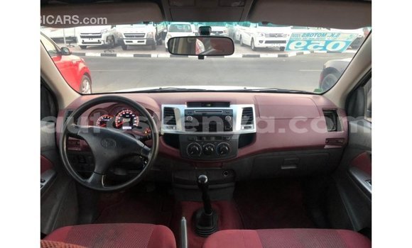 Nunua Imported Toyota Hilux Nyeupe Gari ndani ya Import - Dubai nchini Kati Kenya Nunua Imported Toyota Hilux Nyeupe Gari ndani ya Import - Dubai nchini Kati Kenya