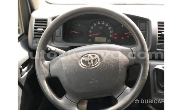 Buy Import Toyota Hiace White Car in Import - Dubai in Central Kenya Buy Import Toyota Hiace White Car in Import - Dubai in Central Kenya