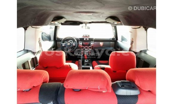 Nunua Imported Toyota FJ Cruiser Nyeusi Gari ndani ya Import - Dubai nchini Kati Kenya Nunua Imported Toyota FJ Cruiser Nyeusi Gari ndani ya Import - Dubai nchini Kati Kenya