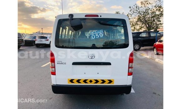 Imported Toyota Hiace White Makiinaa iti Import - Dubai keessatti Central Kenya keessatti Imported Toyota Hiace White Makiinaa iti Import - Dubai keessatti Central Kenya keessatti