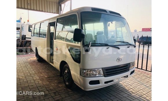 Imported Toyota Coaster White Makiinaa iti Import - Dubai keessatti Central Kenya keessatti Imported Toyota Coaster White Makiinaa iti Import - Dubai keessatti Central Kenya keessatti