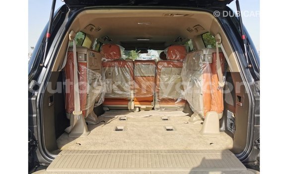 Buy Import Toyota Land Cruiser Black Car in Import - Dubai in Central Kenya Buy Import Toyota Land Cruiser Black Car in Import - Dubai in Central Kenya