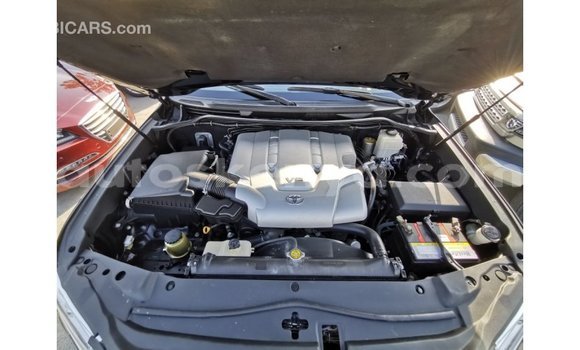 Buy Import Toyota Land Cruiser Black Car in Import - Dubai in Central Kenya Buy Import Toyota Land Cruiser Black Car in Import - Dubai in Central Kenya