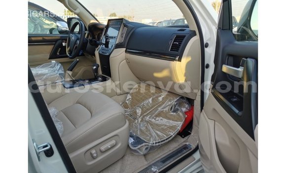 Nunua Imported Toyota Land Cruiser Nyeupe Gari ndani ya Import - Dubai nchini Kati Kenya Nunua Imported Toyota Land Cruiser Nyeupe Gari ndani ya Import - Dubai nchini Kati Kenya