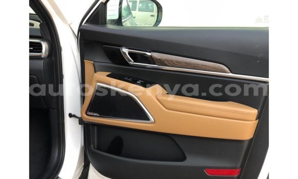 Buy Import Kia Carens White Car in Import - Dubai in Central Kenya Buy Import Kia Carens White Car in Import - Dubai in Central Kenya