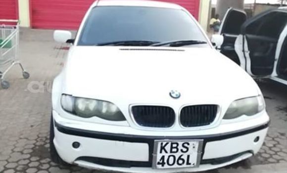 Oofamaa BMW 3–Series White Makiinaa iti Nairobi keessatti Nairobi keessatti