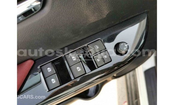 Buy Import Toyota Hilux White Car in Import - Dubai in Central Kenya Buy Import Toyota Hilux White Car in Import - Dubai in Central Kenya