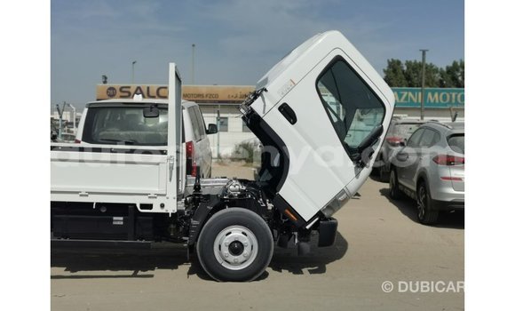 Imported Mitsubishi Fuso White Netiree iti Import - Dubai keessatti Central Kenya keessatti Imported Mitsubishi Fuso White Netiree iti Import - Dubai keessatti Central Kenya keessatti