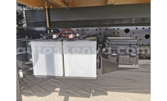 Imported Mitsubishi Fuso White Netiree iti Import - Dubai keessatti Central Kenya keessatti Imported Mitsubishi Fuso White Netiree iti Import - Dubai keessatti Central Kenya keessatti