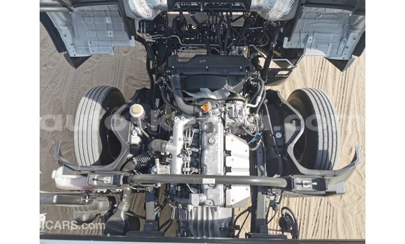 Imported Mitsubishi Fuso White Netiree iti Import - Dubai keessatti Central Kenya keessatti Imported Mitsubishi Fuso White Netiree iti Import - Dubai keessatti Central Kenya keessatti