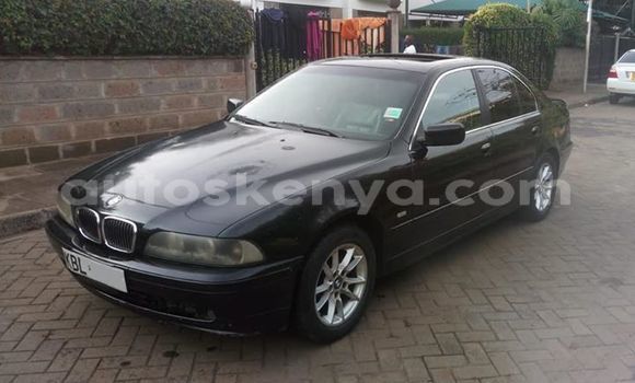 Oofamaa BMW 3–Series Black Makiinaa iti Nairobi keessatti Nairobi keessatti