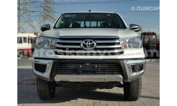 Nunua Imported Toyota Hilux Nyeupe Gari ndani ya Import - Dubai nchini Kati Kenya Nunua Imported Toyota Hilux Nyeupe Gari ndani ya Import - Dubai nchini Kati Kenya