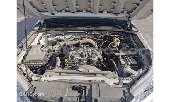 Nunua Imported Toyota Hilux Nyeupe Gari ndani ya Import - Dubai nchini Kati Kenya Nunua Imported Toyota Hilux Nyeupe Gari ndani ya Import - Dubai nchini Kati Kenya