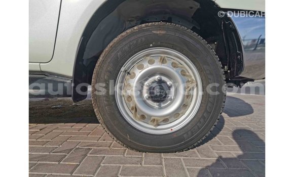 Nunua Imported Toyota Hilux Nyeupe Gari ndani ya Import - Dubai nchini Kati Kenya Nunua Imported Toyota Hilux Nyeupe Gari ndani ya Import - Dubai nchini Kati Kenya